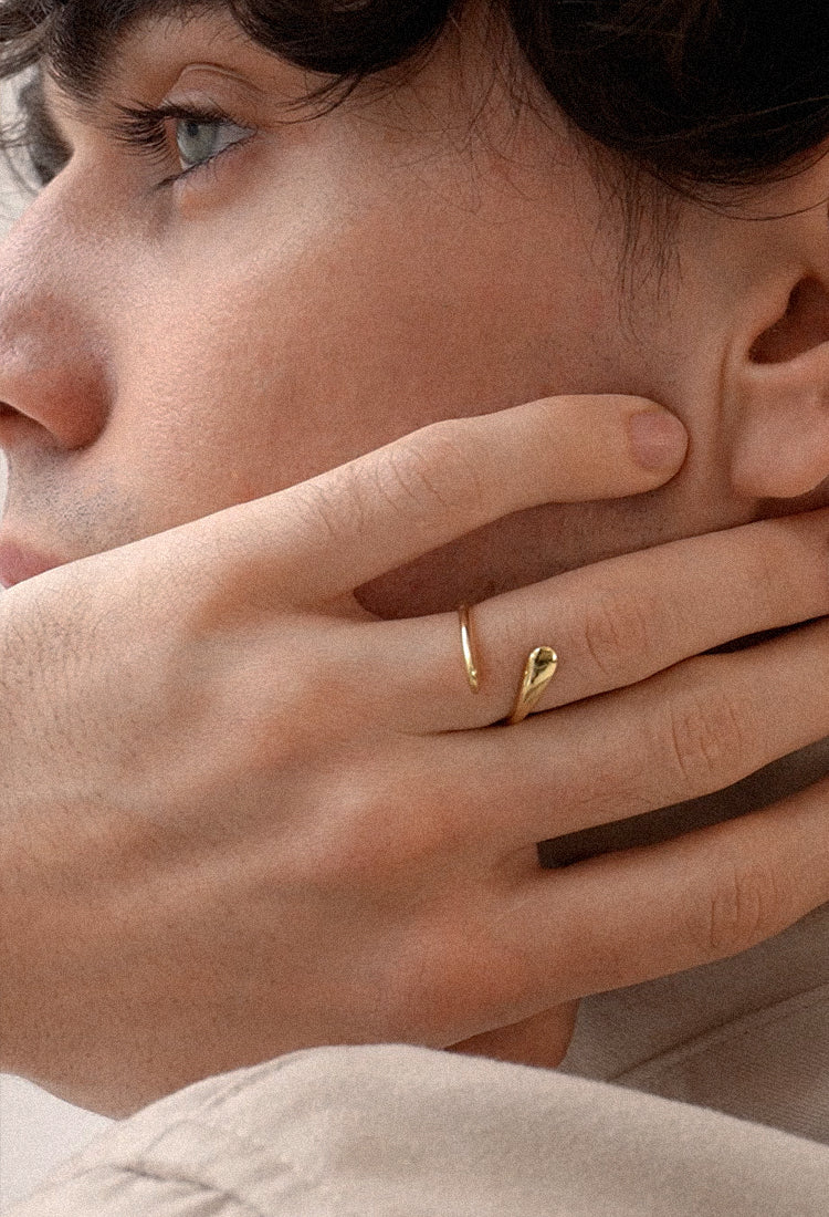 Fluid Ring 18K Gold